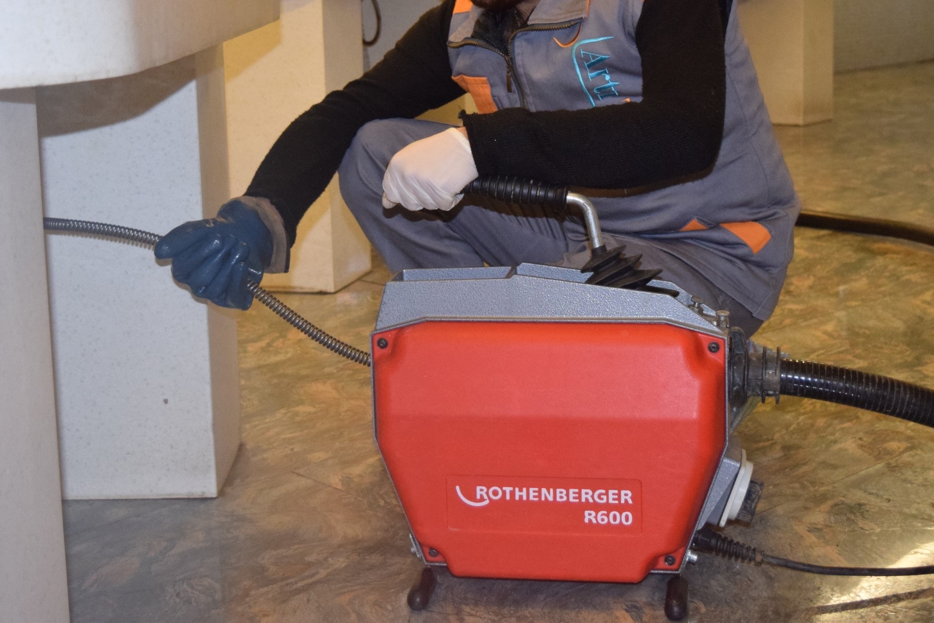 Yalova TIKALI GİDER BORUSU İÇİN TADİLATA BORU KIRMAYA SON!!!